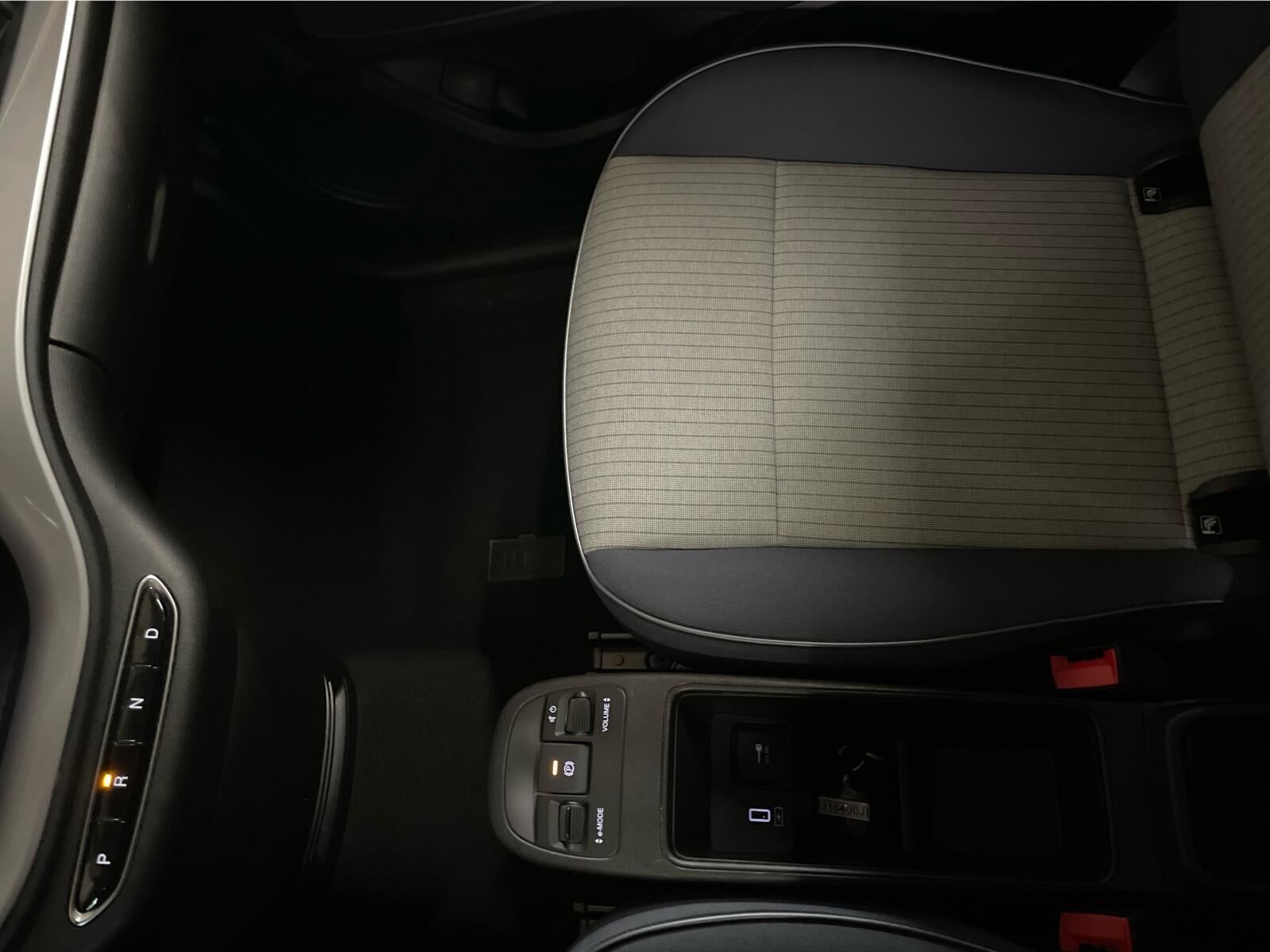 Grå Fiat 500e fra 2021