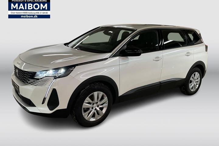 Hvid Peugeot 5008 fra 2024 set udefra