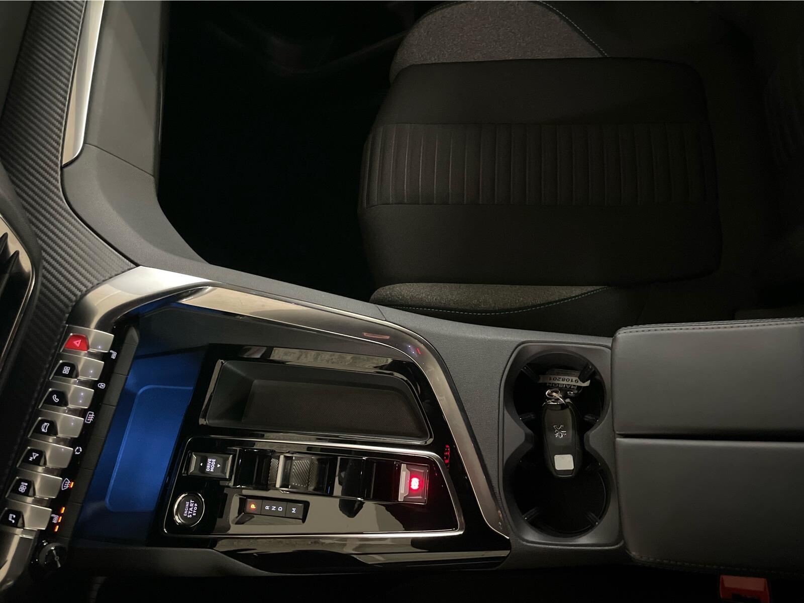 Hvid Peugeot 5008 fra 2024