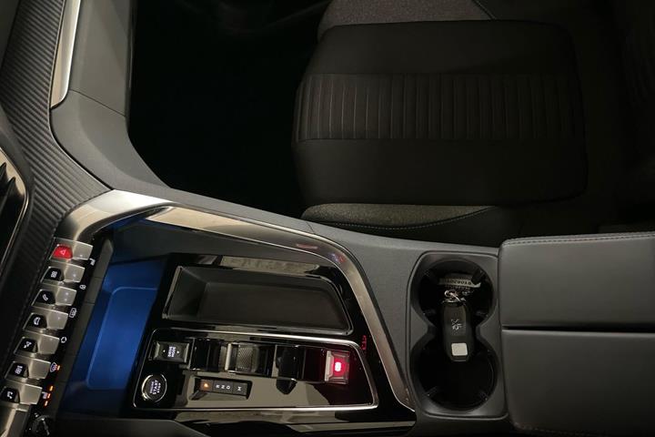 Hvid Peugeot 5008 fra 2024