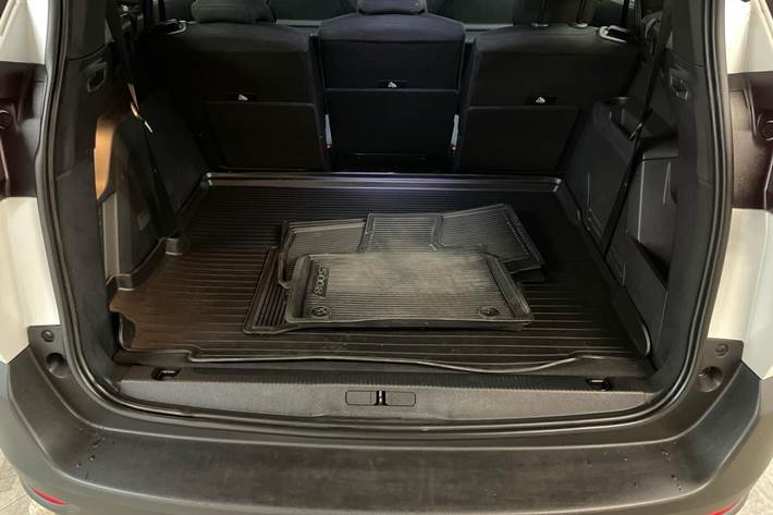 Hvid Peugeot 5008 fra 2024