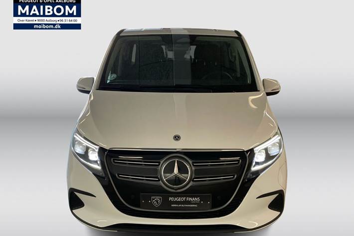 Hvid Mercedes EQV300 fra 2024