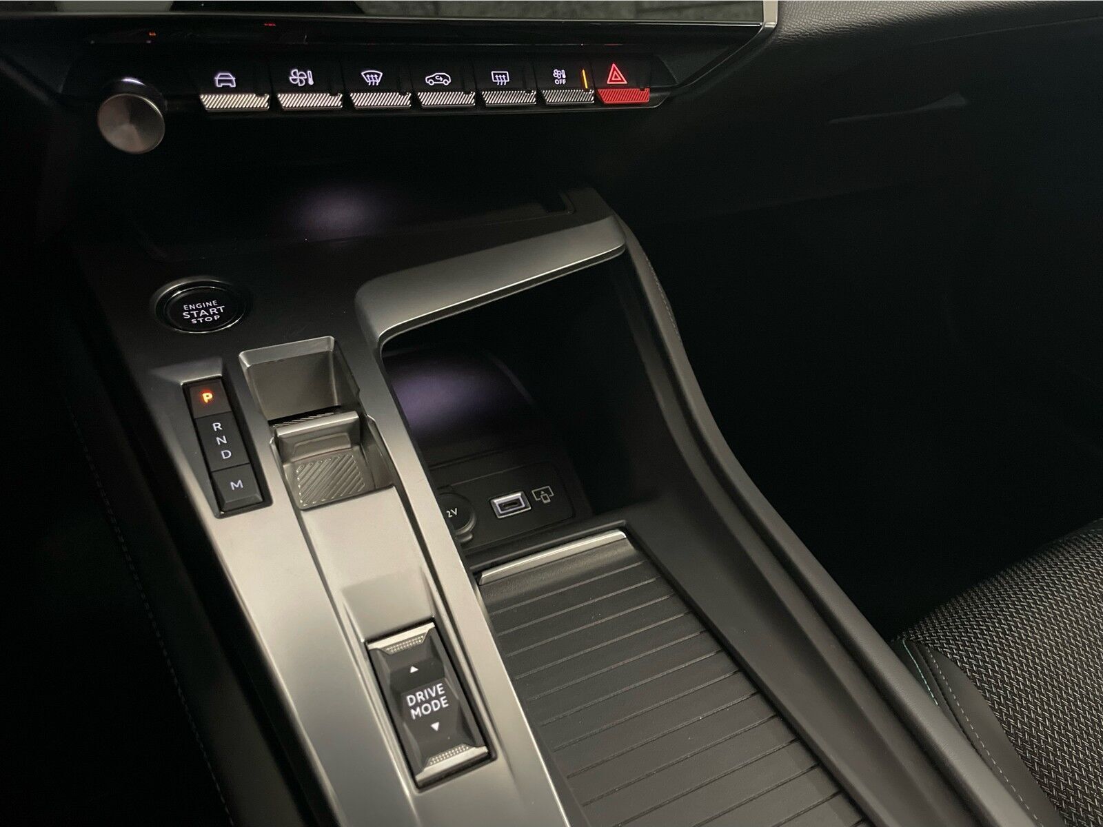 Sort Peugeot 308 fra 2022