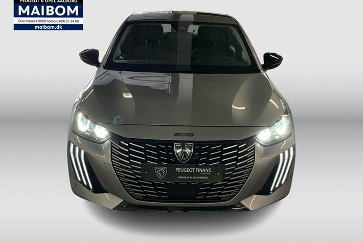 Grå Peugeot 208 fra 2024