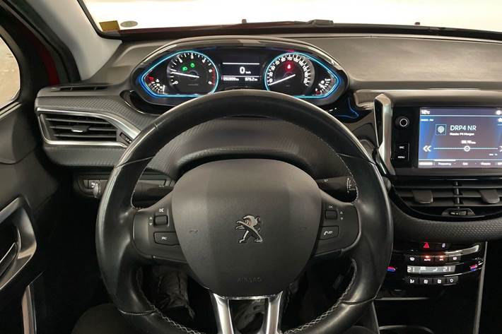 Rød Peugeot 2008 fra 2019