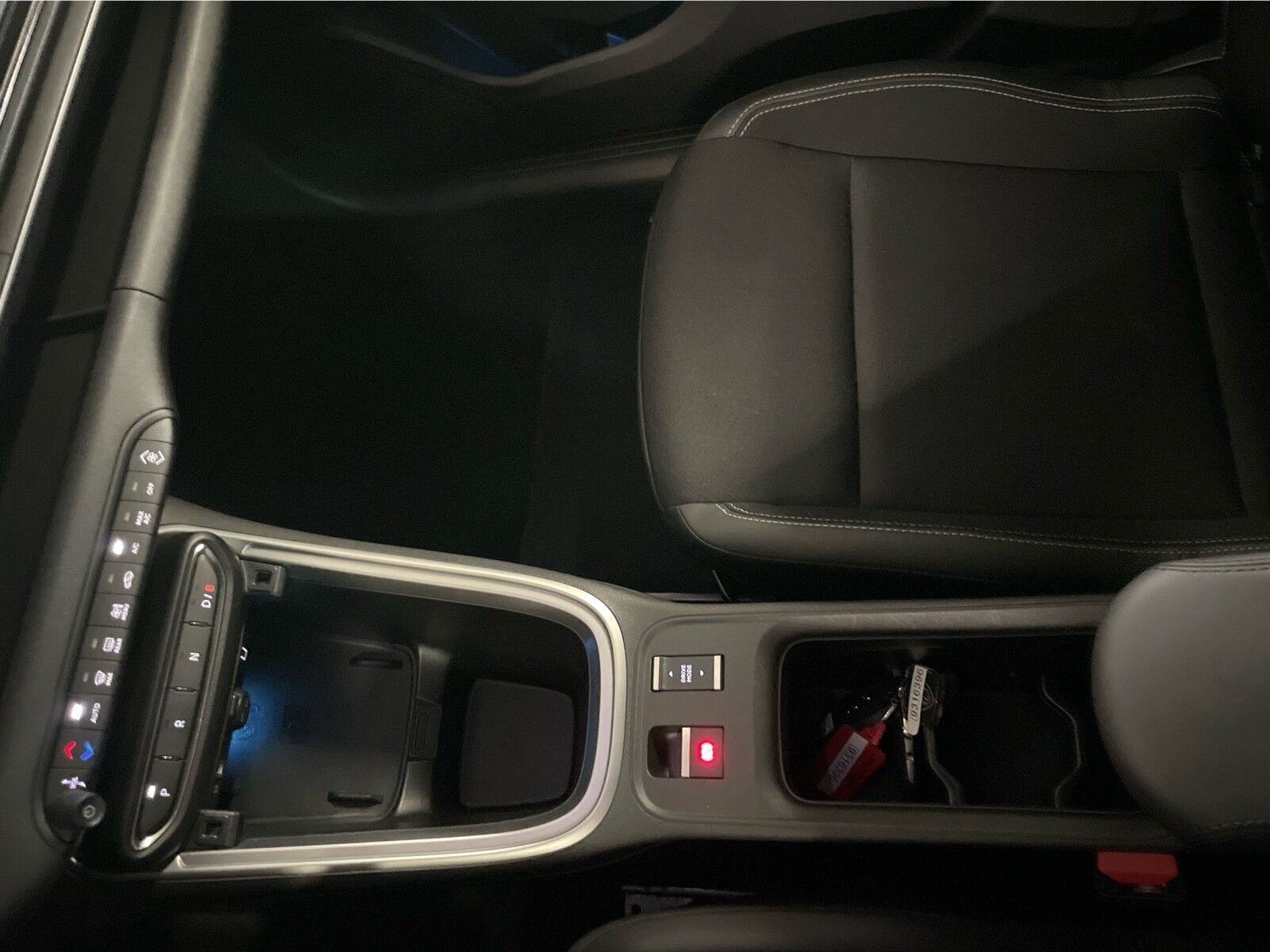 Grå Jeep Avenger fra 2025