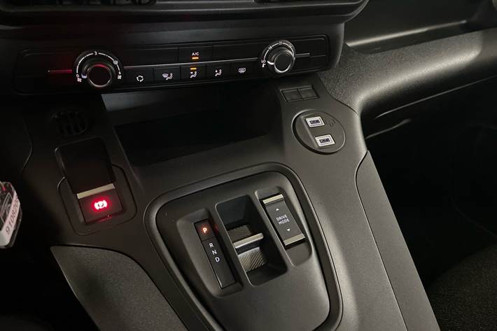 Grøn Peugeot e-Rifter fra 2025