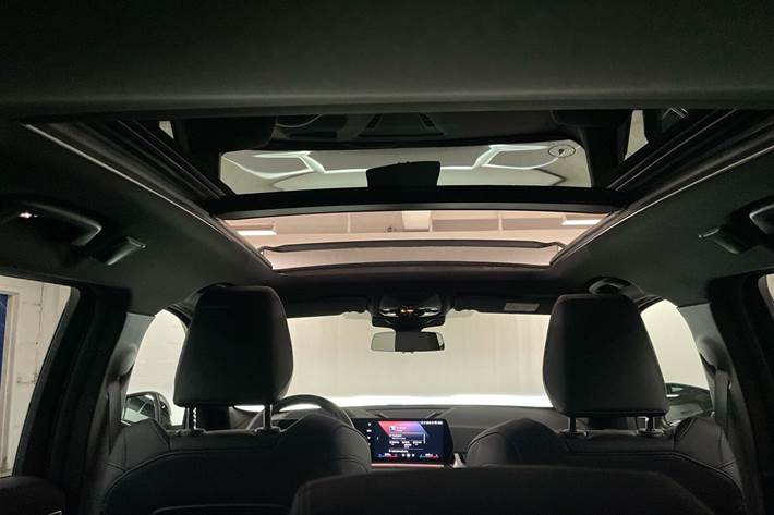 Sort BMW iX1 fra 2025