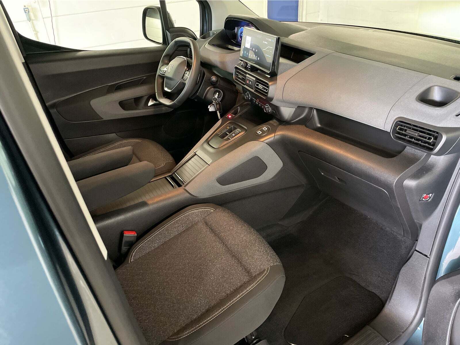 Grøn Peugeot e-Rifter fra 2025