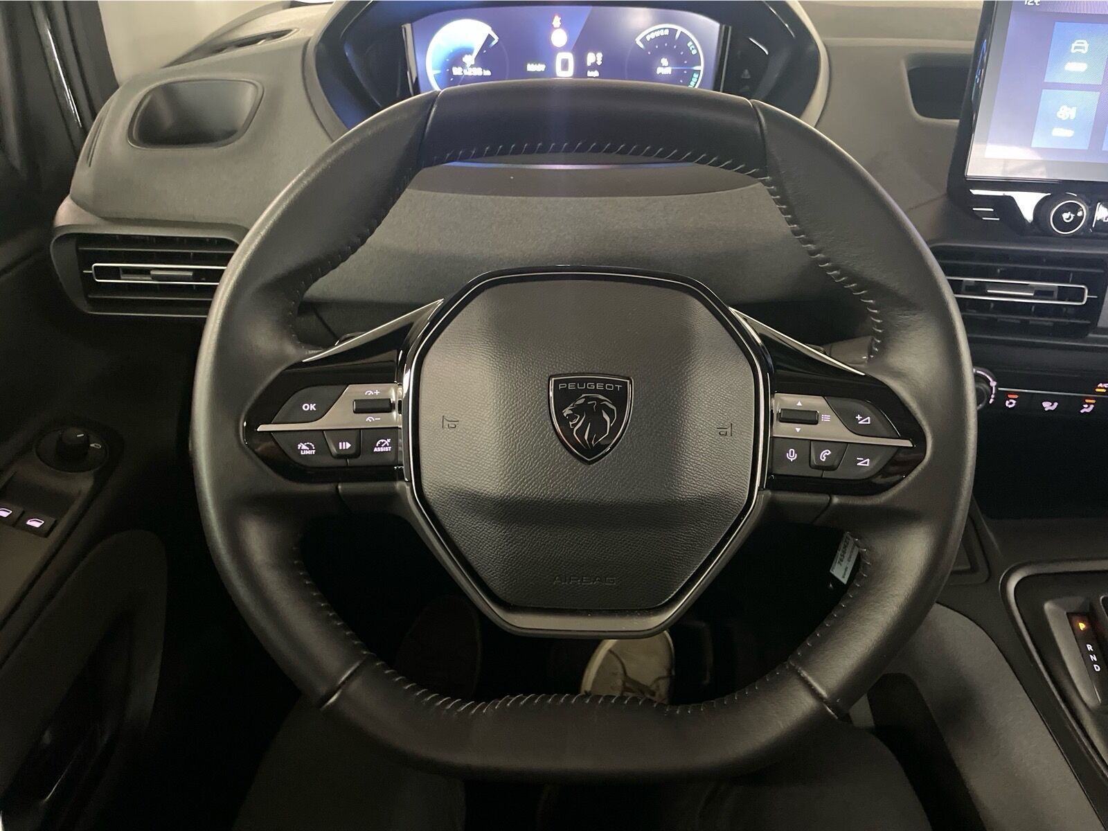 Grøn Peugeot e-Rifter fra 2025