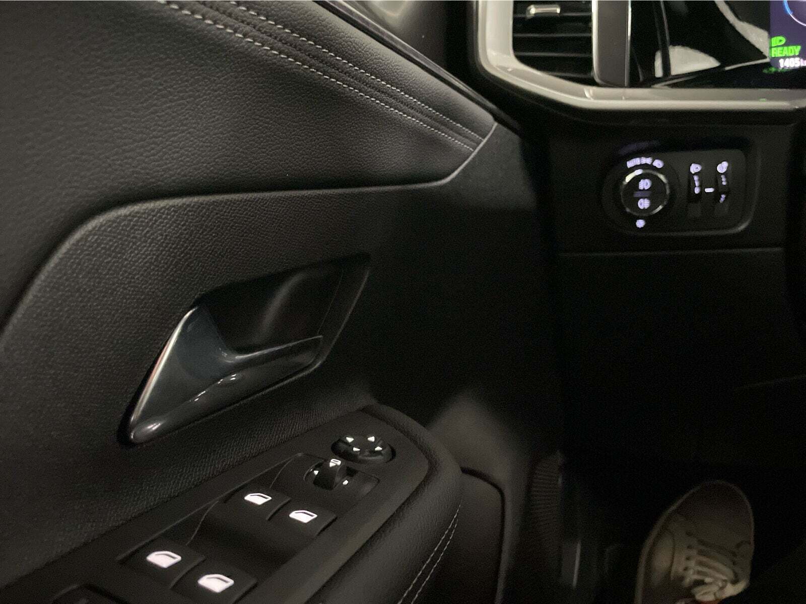 Grøn Opel Mokka-e fra 2023