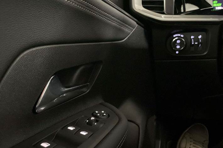 Grøn Opel Mokka-e fra 2023