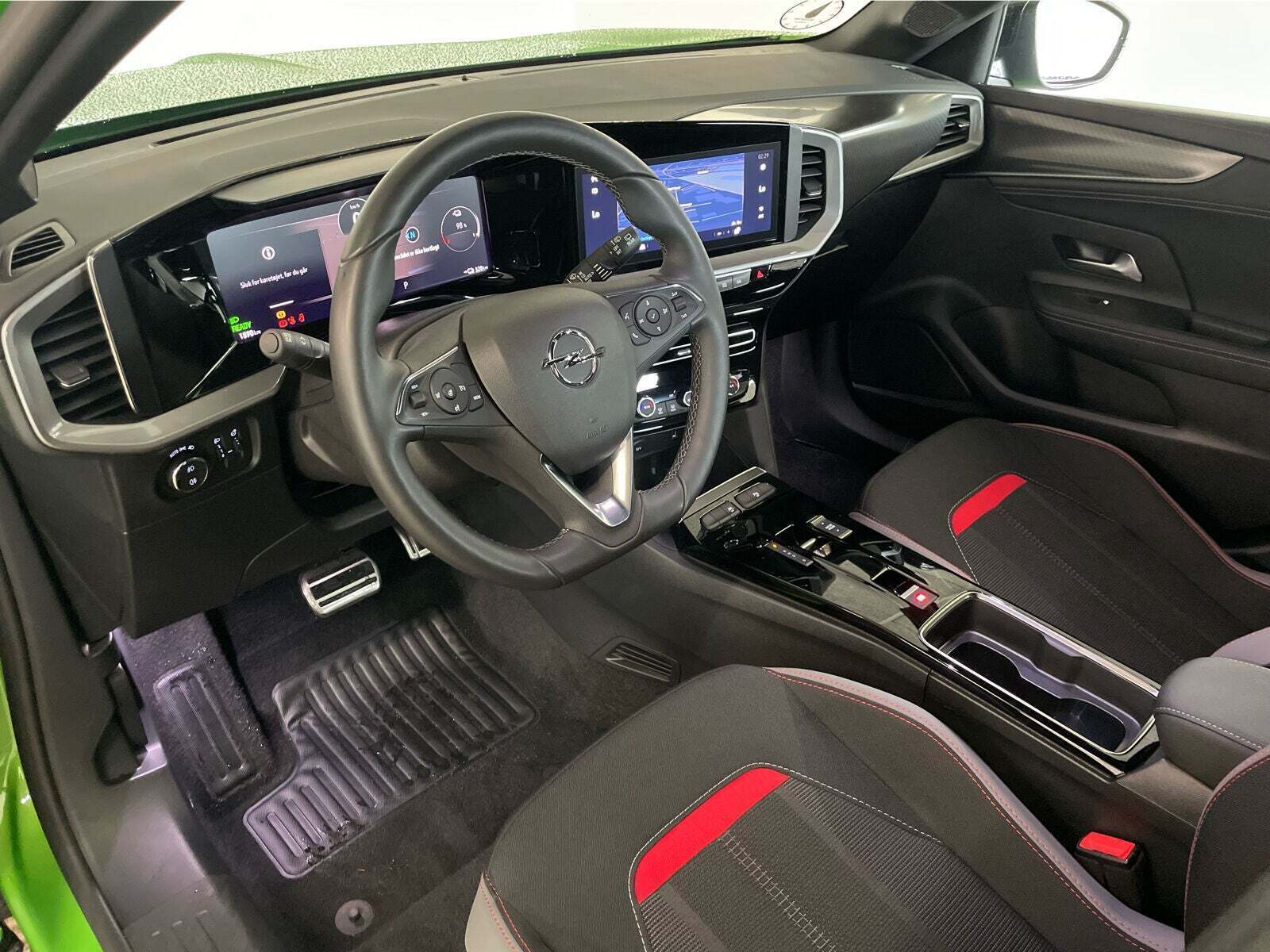 Grøn Opel Mokka-e fra 2023