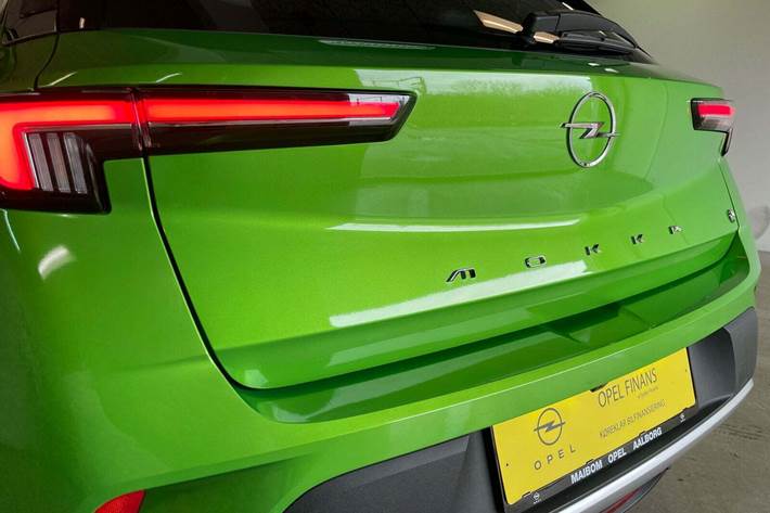 Grøn Opel Mokka-e fra 2023