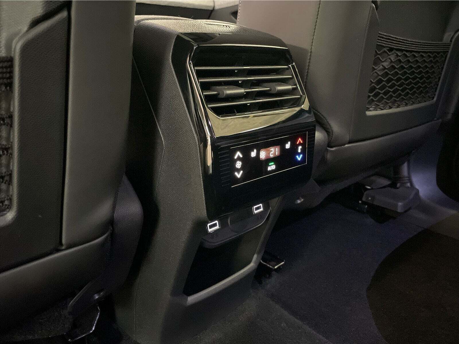 Sort Peugeot e-5008 fra 2024