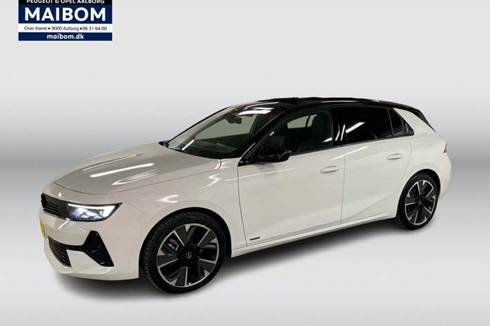 Hvid Opel Astra-e fra 2023