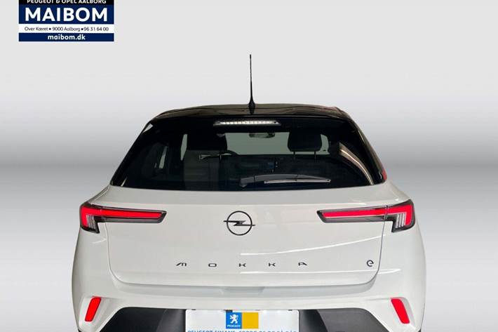 Hvid Opel Mokka-e fra 2023