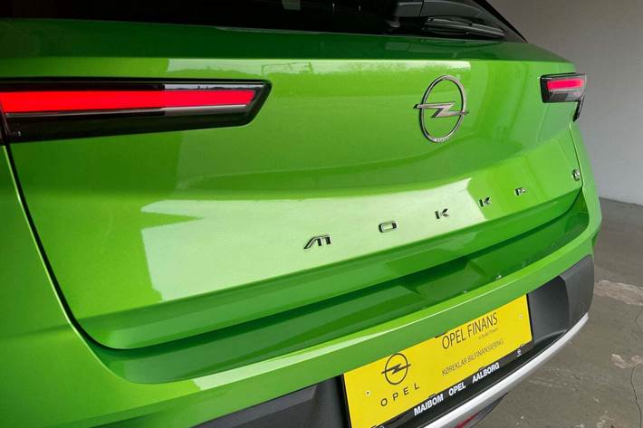 Grøn Opel Mokka-e fra 2023