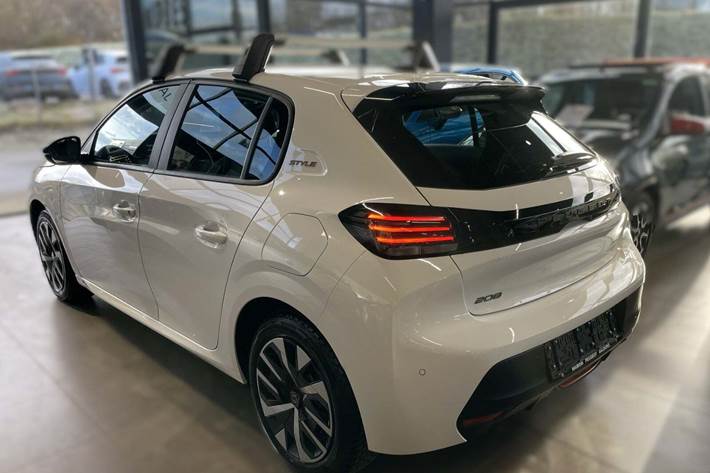 Gul Peugeot 208 fra 2026