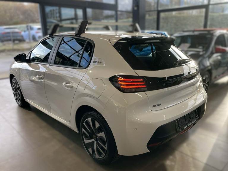 Peugeot 208 1,2 PureTech 100 Allure+ Van