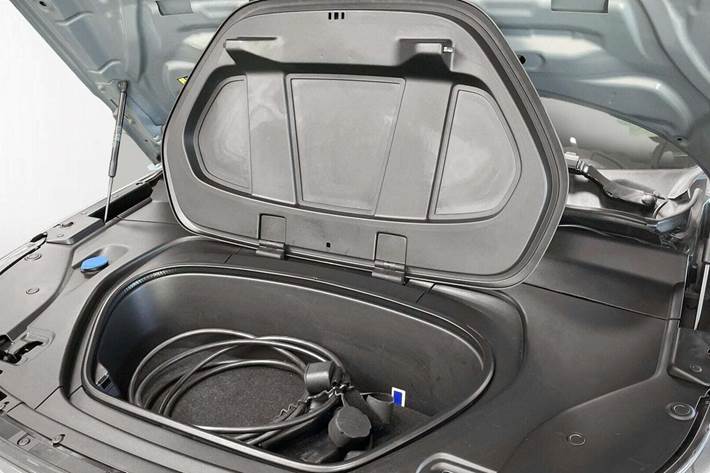 Grå Volvo XC40 fra 2022