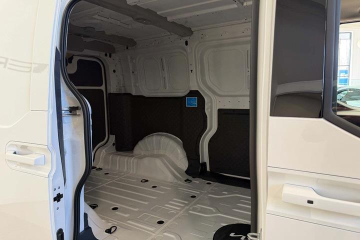 Hvid Kia PV5 fra 2026 set udefra