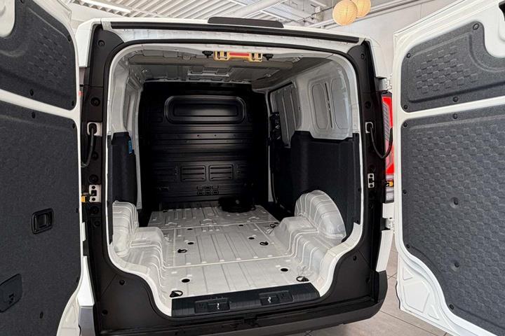 Hvid Kia PV5 fra 2026