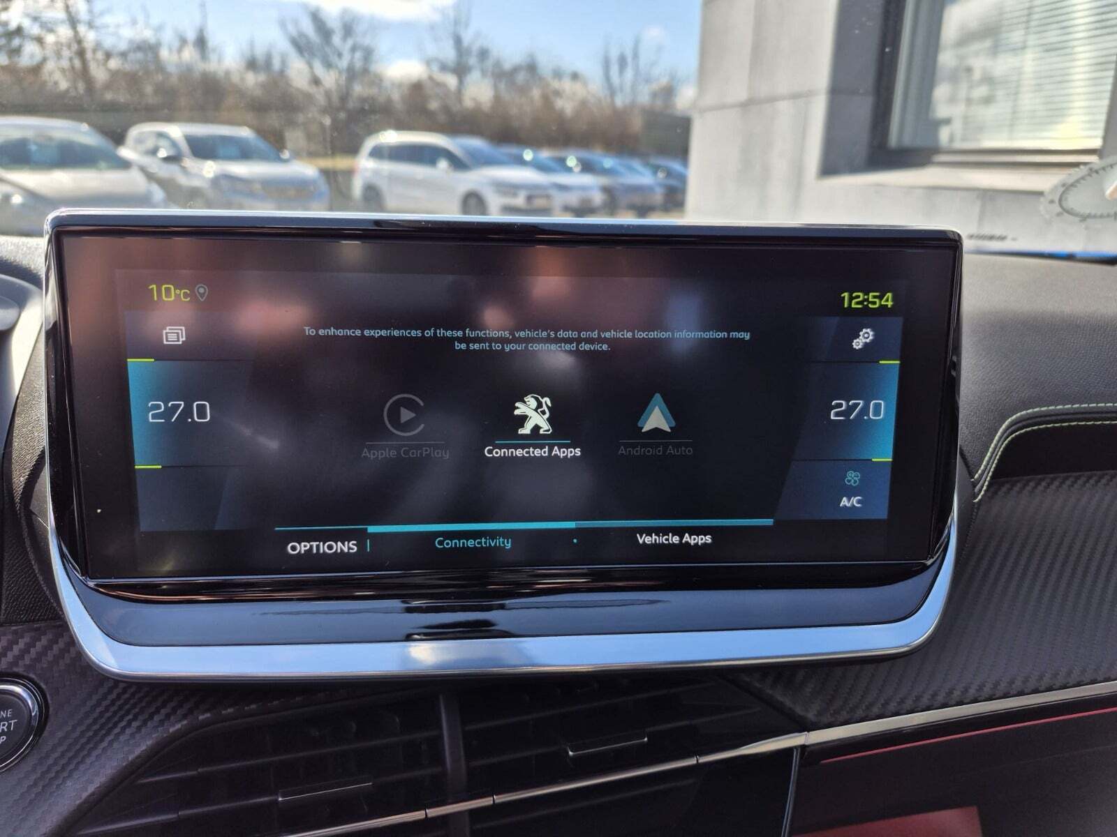 Blå Peugeot e-2008 fra 2021