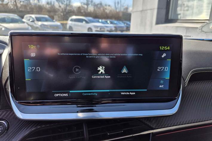 Blå Peugeot e-2008 fra 2021