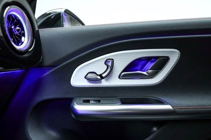 Hvid Mercedes CLA250+ fra 2025