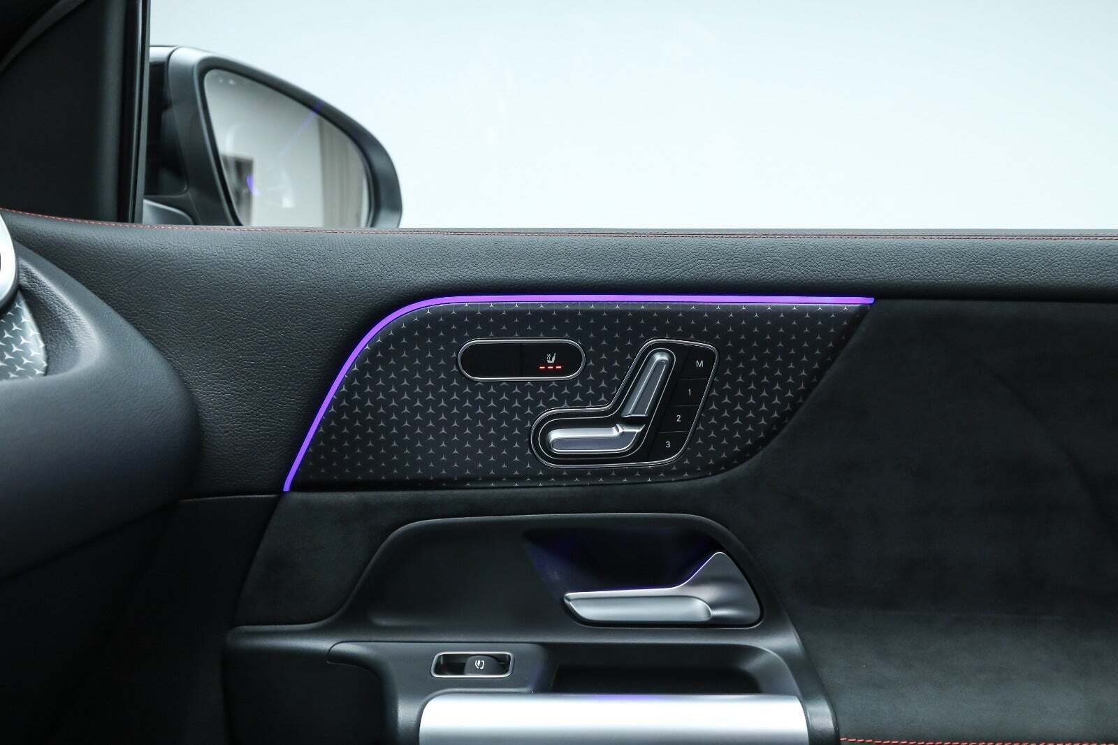 Hvid Mercedes EQA250+ fra 2025