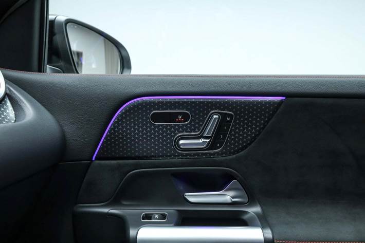 Hvid Mercedes EQA250+ fra 2025