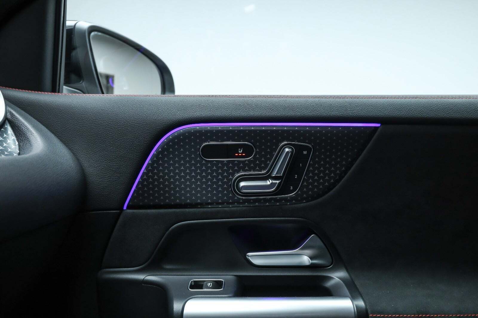 Sort Mercedes EQA250+ fra 2025