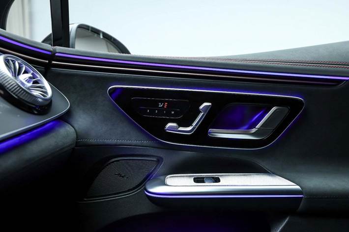 Sort Mercedes EQE350+ fra 2026