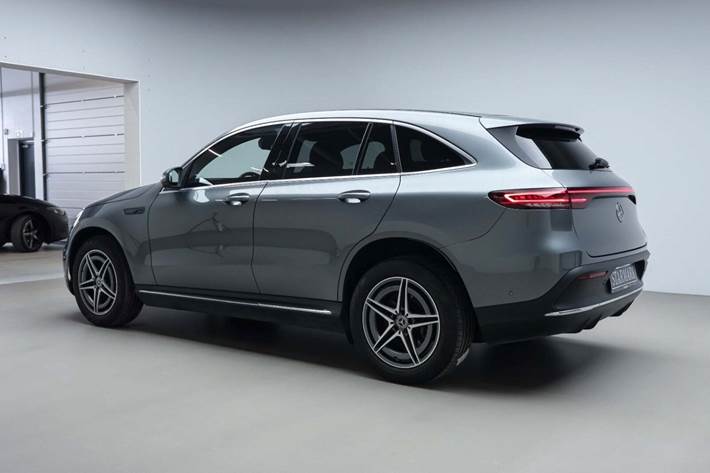 Grå Mercedes EQC400 fra 2021