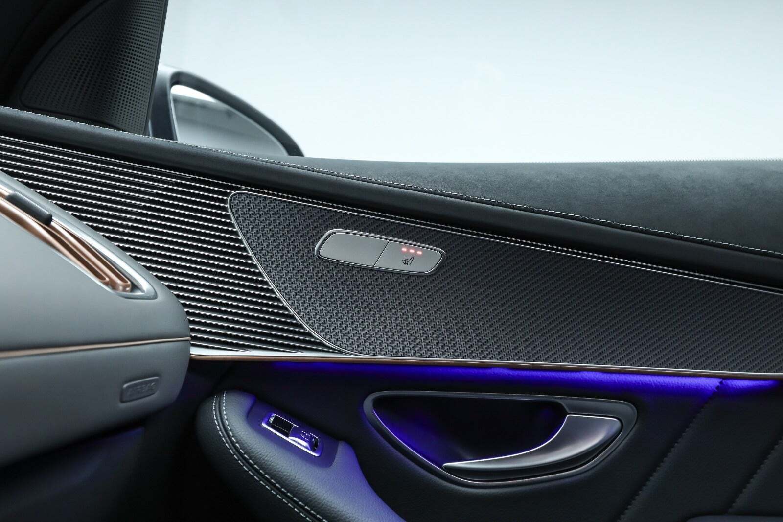 Grå Mercedes EQC400 fra 2021