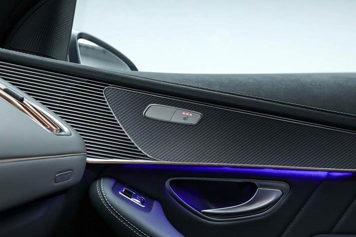 Grå Mercedes EQC400 fra 2021