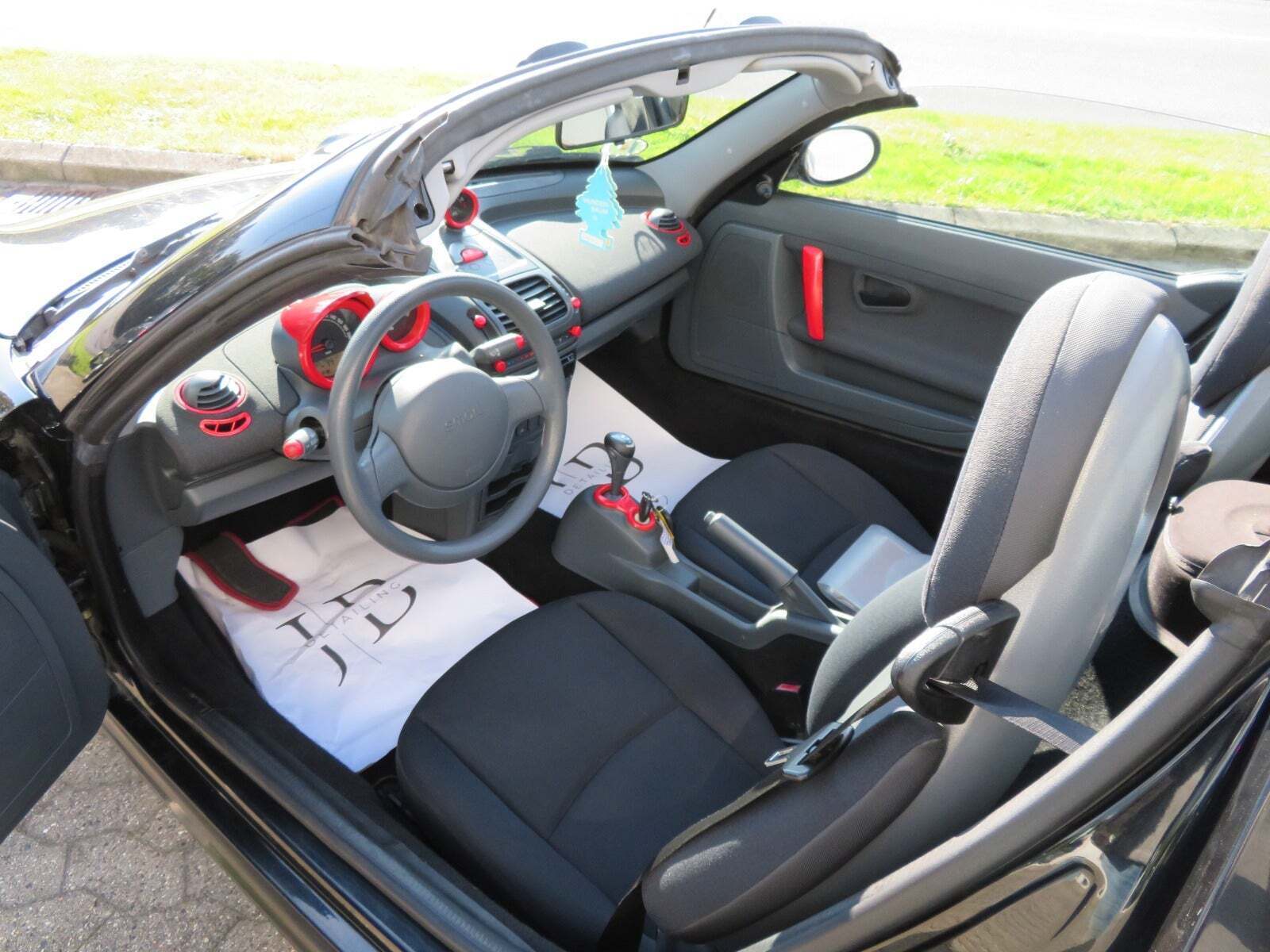 Sort Smart Roadster fra 2006 set indefra