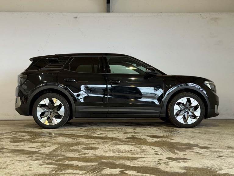 Ford Explorer 79 Premium Extended Range AWD Van