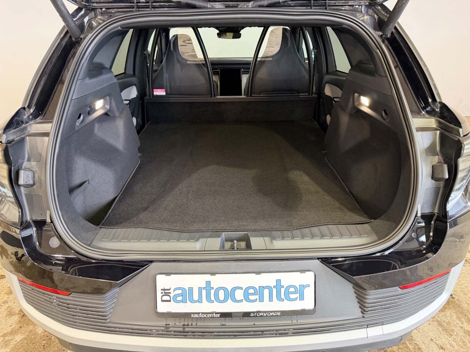 Sort Ford Explorer fra 2024