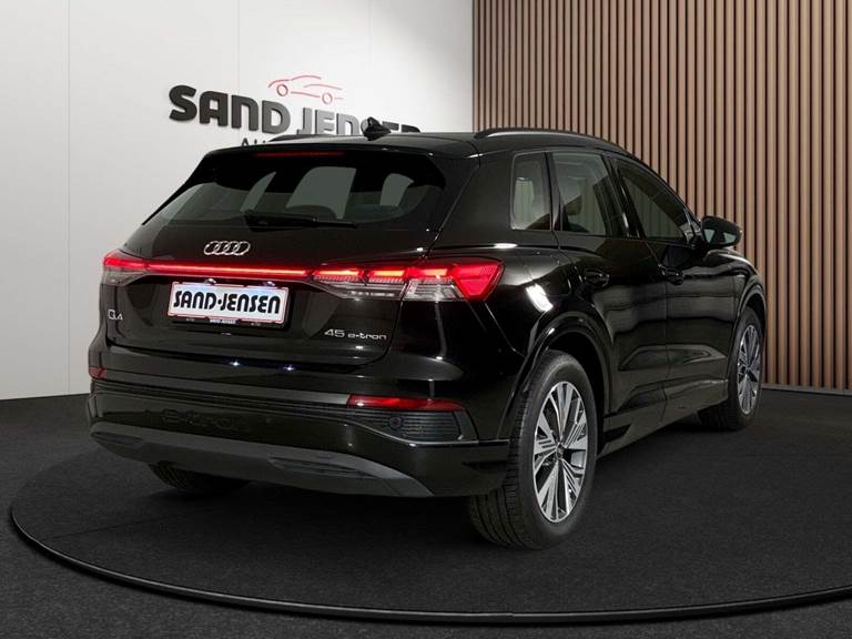 Audi Q4 e-tron 45 Progress Van