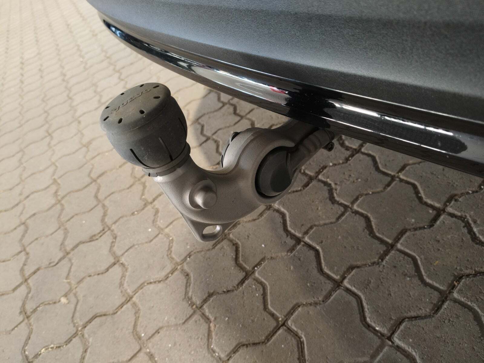 Beige Volvo XC40 fra 2023