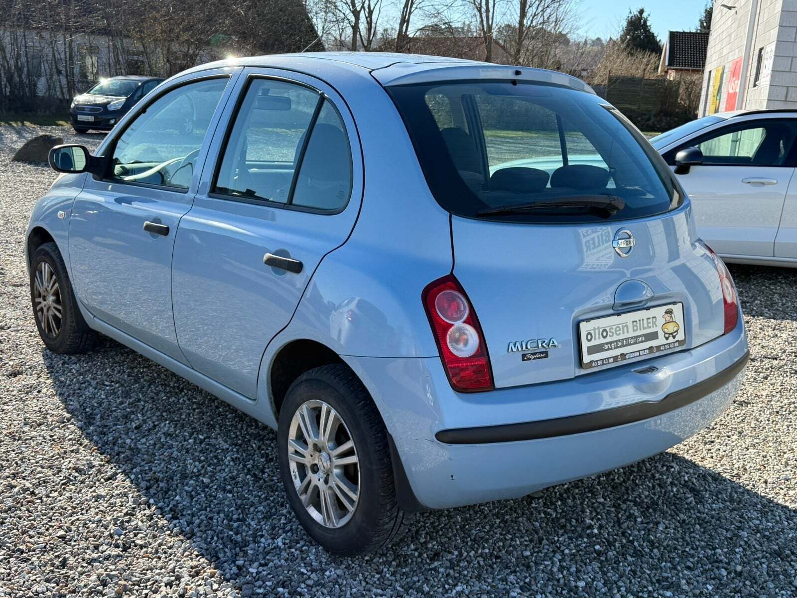 Gul Nissan Micra fra 2005