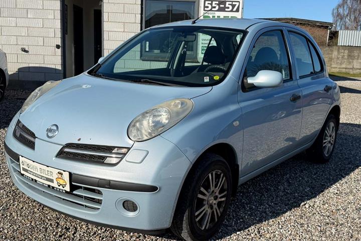 Gul Nissan Micra fra 2005