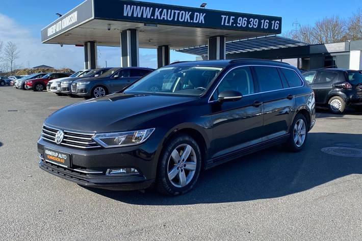 Grå VW Passat fra 2017