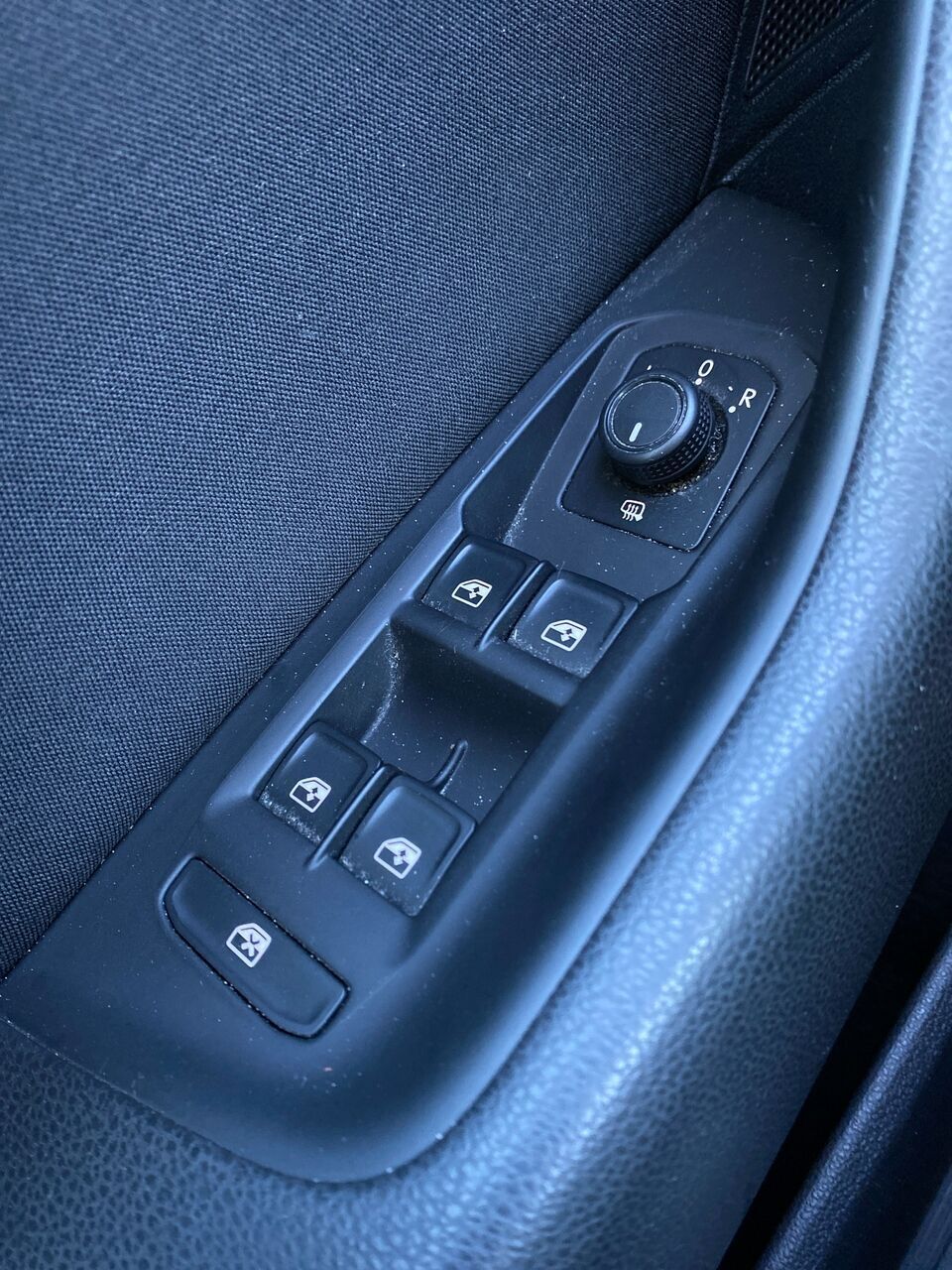 Grå VW Passat fra 2017