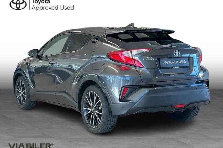 Grå Toyota C-HR fra 2017