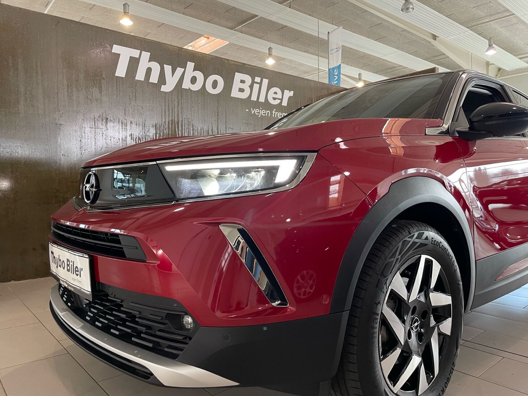 Rød Opel Mokka-e fra 2023