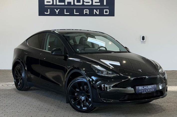 Sort Tesla Model Y fra 2025