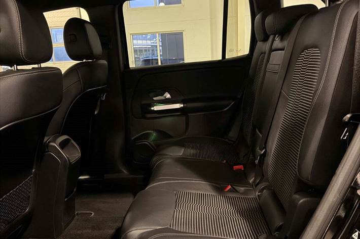 Sort Mercedes EQB250 fra 2022